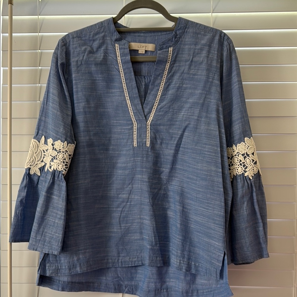 LOFT Blue Chambray Tunic with Relaxed Fit and 3/4 Sleeves Lace detail size small